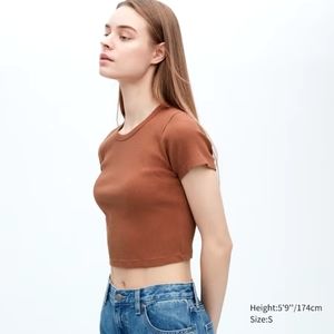 2 UNIQLO Ribbed Crew Neck Short-Sleeve Cropped T-Shirt